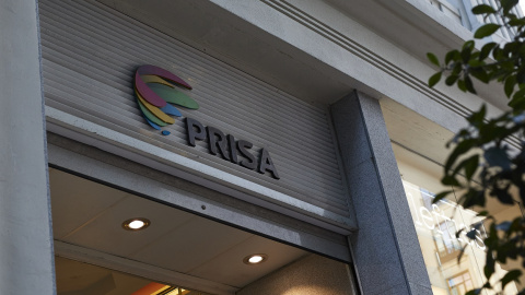 Logo de Grupo Prisa en sus oficinas en la Gran Vía de  Madrid. E.P./Jesús Hellín