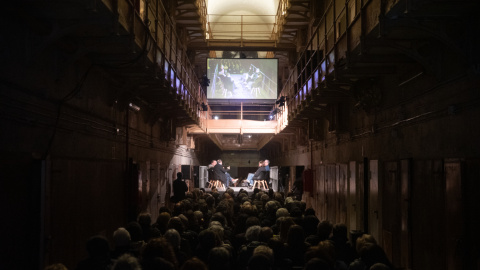 La tercera galeria de la antigua cárcel Modelo se ha llenado de público cada una de las jornadas de homenaje a Puig Antich.