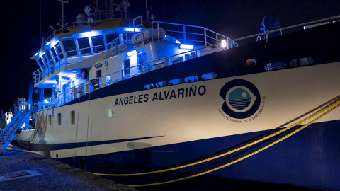 El buque oceanográfico "Ángeles Alvariño" dotado con un sonar de barrido lateral y con un robot submarino que se sumará a la búsqueda de Anna y Olivia, las niñas desaparecidas igual que su padre hace más un mes, se encuentra atracado desde la tarde