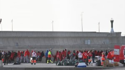 Principio de acuerdo entre el Gobierno y Canarias para reformar la distribución de menores migrantes