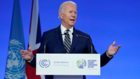 Joe Biden, protagonista viral de la Cumbre del Clima por su 'cabezadita' y su séquito de 85 coches