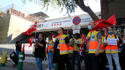 Acció de protesta dels treballadors del 061 davant la seu de l'Hospitalet el passat 19 d'octubre.