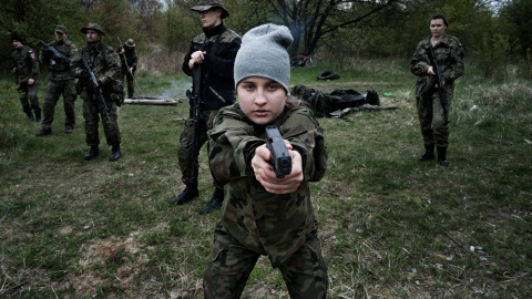 Los programas militares en las escuelas polacas, en 'Patriotic Games', de Hanna Jarzabek.