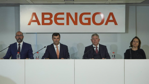 Alfonso Murat, Clemente Fernández, Adolf Rousaud y Cristina Vidal, durante la Junta de Accionistas de Abengoa .E.P./Joaquin Corchero