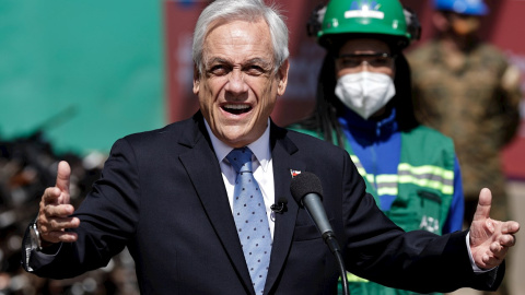 El presidente de Chile, Sebastián Piñera, pronuncia un discurso durante el acto de destrucción de más de 13.600 armas.