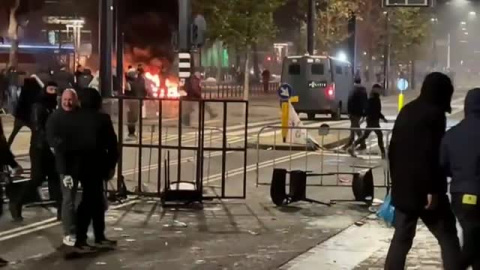 Violentos disturbios en Rotterdam tras las protestas contra las restricciones