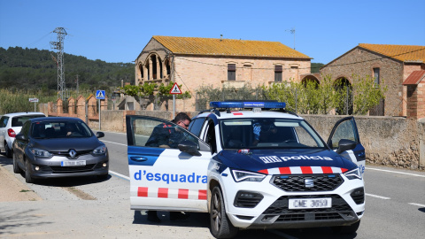 3 de abril de 2024. Coche de los Mossos D'Esquadra en Girona.