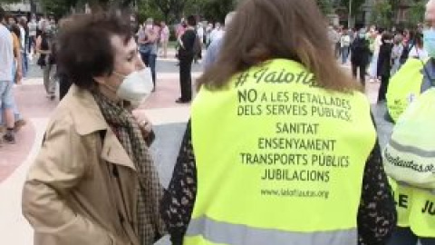 Casi un millar de personas se moviliza en Barcelona contra la subida del precio de la electricidad