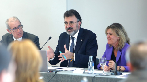 José Alberto Carbonell, director general, Lluís Salvadó, president, i Miriam Alaminos, responsable econòmico-financera, del Port de Barcelona, durant la presentació de resultats de l'any 2023