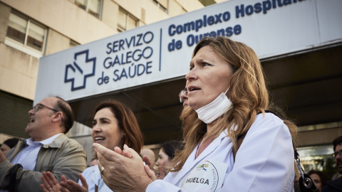 Sanitarios gallegos manifestándose por unas condicionales laborales dignas.