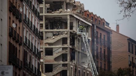 Imagen de la explosión de un edificio en la calle Toledo 98 en el centro de Madrid