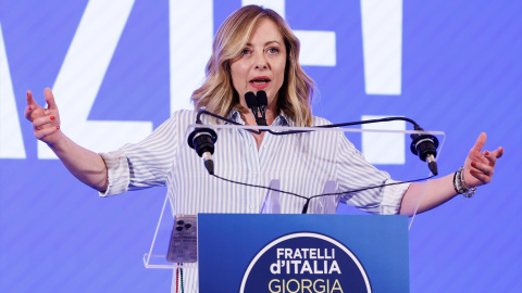 La primera ministra italiana, Giorgia Meloni, habla durante una conferencia de prensa sobre los resultados de las elecciones europeas en el comité electoral del partido Hermanos de Italia en Roma, a 11 de junio de 2024.