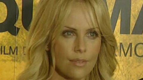 Han Roto Charlize y Stuart han roto | Público