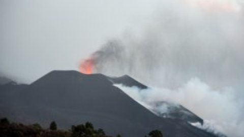 La actividad del volcán de La Palma no cesa y la lluvia amenaza con complicar la situación