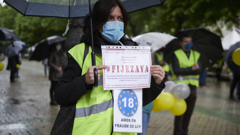 Varias personas participan en una manifestación contra el abuso de la temporalidad en el sector público. Imagen de archivo.