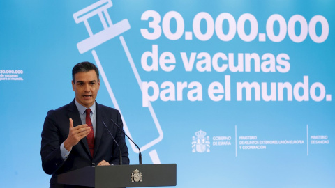 El presidente del Gobierno, Pedro Sánchez durante su intervención en el acto 'Vacunación solidaria: cumpliendo compromisos' celebrado en el Palacio de La Moncloa en Madrid este lunes.