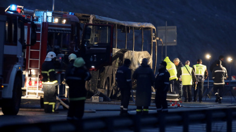 La autopista de Bosnek (Bulgaria) donde el autobús ardió en llamadas.