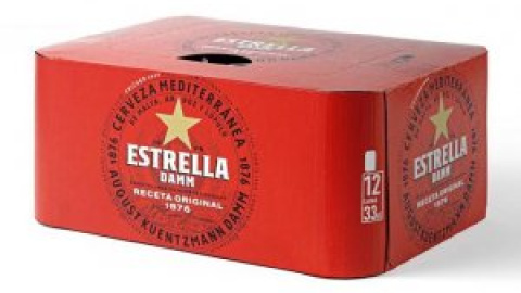 Estrella Damm elimina los plásticos que envuelven los packs de latas y los sustituye por cartón sostenible