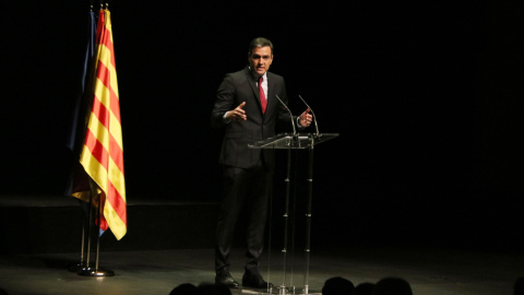 El president espanyol, Pedro Sánchez, en la conferència del Liceu on ha anunciat l'aprovació dels indults als presos polítics.