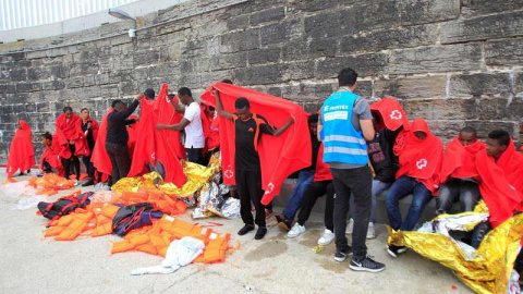 El viernes 13 de julio ya llegaron al puerto de Tarifa 245 migrantes. (A.CARRASCO RAGEL | EFE)