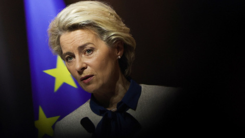 11/03/2022 La presidenta de la Comisión Europea, Ursula von der Leyen, atiende a los medios después de la cumbre informal en el Palacio de Versalles para tratar sobre la guerra entre Rusia y Ucrania