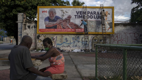 Un cartel de apoyo a Lula en Río de Janeiro.