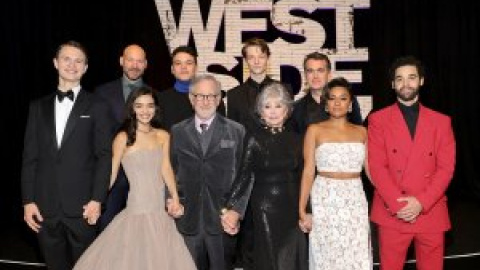 Spielberg defiende no subtitular los diálogos en español de la nueva versión de 'West Side Story' por "respeto"