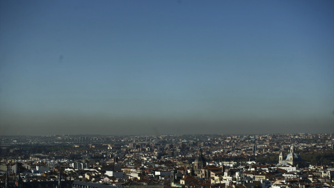 Imagen de archivo de la boina de contaminación de Madrid.