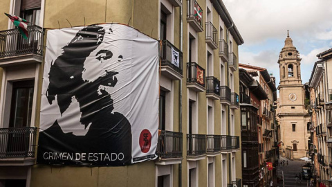 Una de las pancartas que recuerda la muerte de Germán Rodríguez.