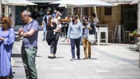 Las comunidades apelan a la "prudencia" ante el fin de mascarillas en exterior y algunas recomiendan seguir usándolas