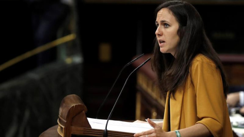 La diputada de Podemos Ione Belarra, durante su intervención en el Congreso de los Diputados donde hoy el jefe del Ejecutivo, Pedro Sánchez, ha comparecido a petición propia , en un pleno extraordinario , para informar de su programa de Gobierno y dar 