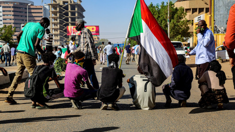 Manifestantes sudaneses protestan contra el golpe de estado el pasado 30 de noviembre de 2021.