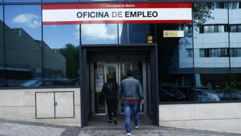 Las oficinas de empleo están registrando un aumento de las inscripciones en sectores como la agricultura y la construcción./ EUROPA PRESS