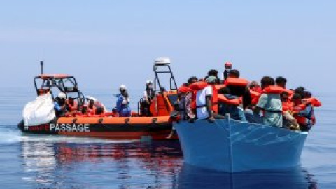 Más de 1.350 migrantes desbordan el centro de acogida de la isla de Lampedusa