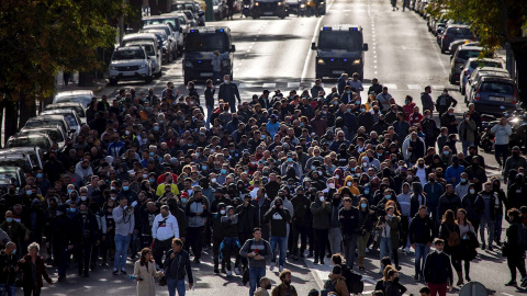 Los trabajadores del sector del metal durante la manifestación llevada a cabo este jueves, por tercer día consecutivo ante los desacuerdos entre las partes en las negociaciones de un nuevo convenio colectivo para las pequeñas y medianas empresas (pymes