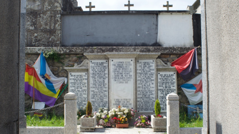 11/3/22 Memorial en homenaje a 49 de los fusilados tras consejos de guerra en Camposancos