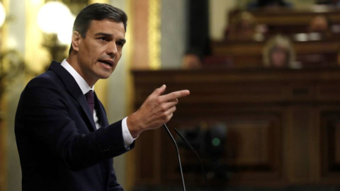 El jefe del Ejecutivo, Pedro Sánchez, durante su comparecencia a petición propia en el Congreso, en un pleno extraordinario para informar de su programa de Gobierno / EFE