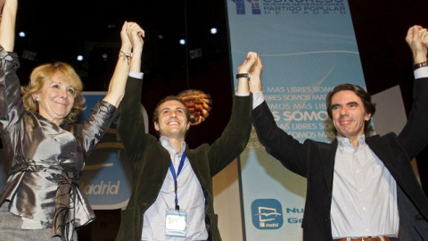 Esperanza Aguirre, Pablo Casado y José María Aznar, en el Congreso de las Nuevas Generaciones del PP, celebrado en la localidad madrileña de Las Rozas en 2008. EFE