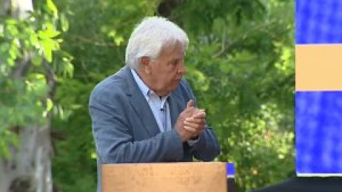 Felipe González: "Hay algunas decisiones que llevan a callejones difíciles y estrechos"