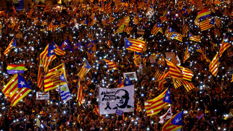 Un mitin de organizaciones separatistas catalanas para manifestarse contra el juicio de los líderes catalanes, en una imagen de archivo.