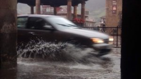 La lluvia y el granizo 'inundan' Cantabria