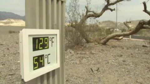 La ola de calor deja 54 grados en el Valle de la Muerte de California