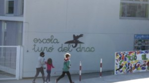 Les famílies de l'escola de Canet obligades a fer classes en castellà demanen al Govern que "blindi" la immersió en català