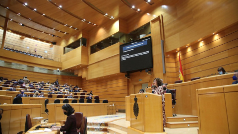 09/12/2021.- La ministra de Hacienda, María Jesús Montero, comparece ante el pleno en el Senado que debate este jueves los vetos presentados al proyecto de ley de presupuestos generales del Estado de 2022. EFE/David Fernández