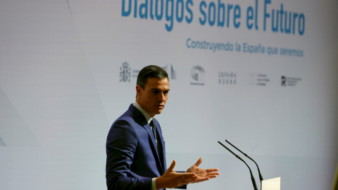 El presidente del Gobierno, Pedro Sánchez, interviene en la clausura los "Diálogos sobre el futuro", un foro organizado por el Gobierno y la Comisión y el Parlamento europeos, este lunes 13 de diciembre de 2021.