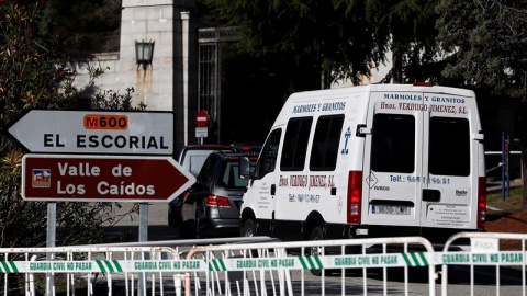 21/10/2019.- La entrada al Valle de los Caídos, en San Lorenzo del Escorial, (Madrid) de donde El dictador español Francisco Franco será exhumado y trasladado el jueves 24 de octubre. EFE/ Mariscal