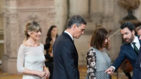 El Gobierno denuncia la "clara y gravísima indefensión" de Begoña Gómez tras aplazarse su declaración ante el juez