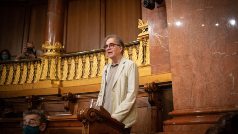 El teniente de alcalde de Cultura de Barcelona Joan Subirats, interviene en una sesión plenaria en el Ayuntamiento de Barcelona, a 23 de julio de 2021, en Barcelona, Catalunya.