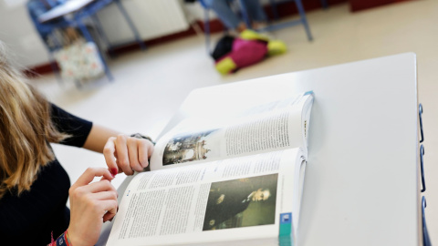 Una alumna durante una clase de Historia a 8 de junio de 2020.