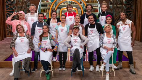 Los concursantes de 'MasterChef Celebrity 6' en el plató en el que se graba el programa.